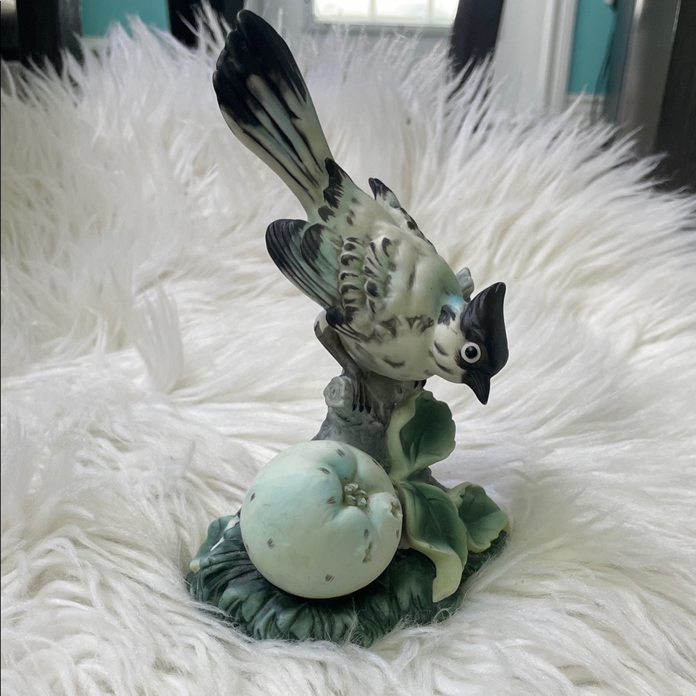 Vintage Elegant Bird Figurine ornament